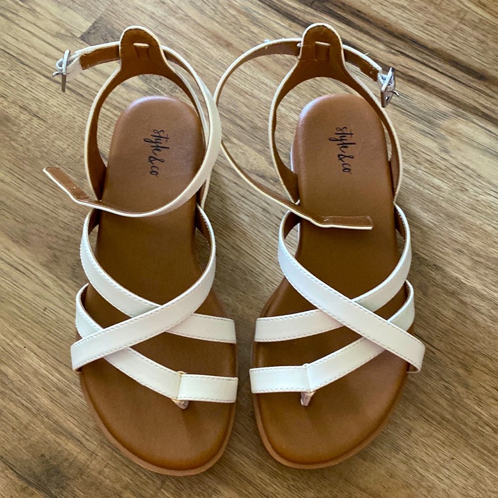 Style & Co White Strappy Sandals Women’s Shoe Size 5.5